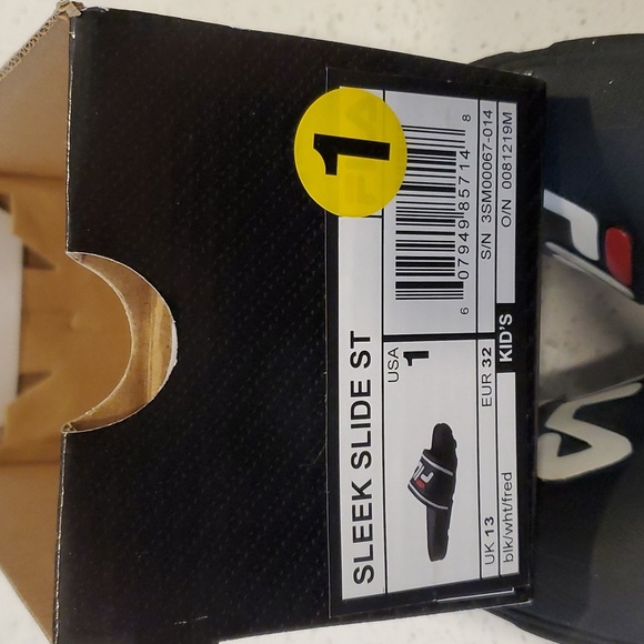 Fila slides - Picture 5 of 6
